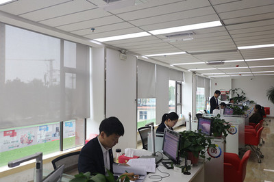 真情服務暖人心，錦旗傳遞銀企情 網絡技術咨詢架起信賴之橋